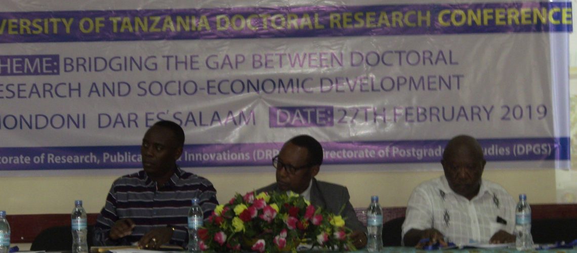 out-hosts-phd-candidates-international-conference