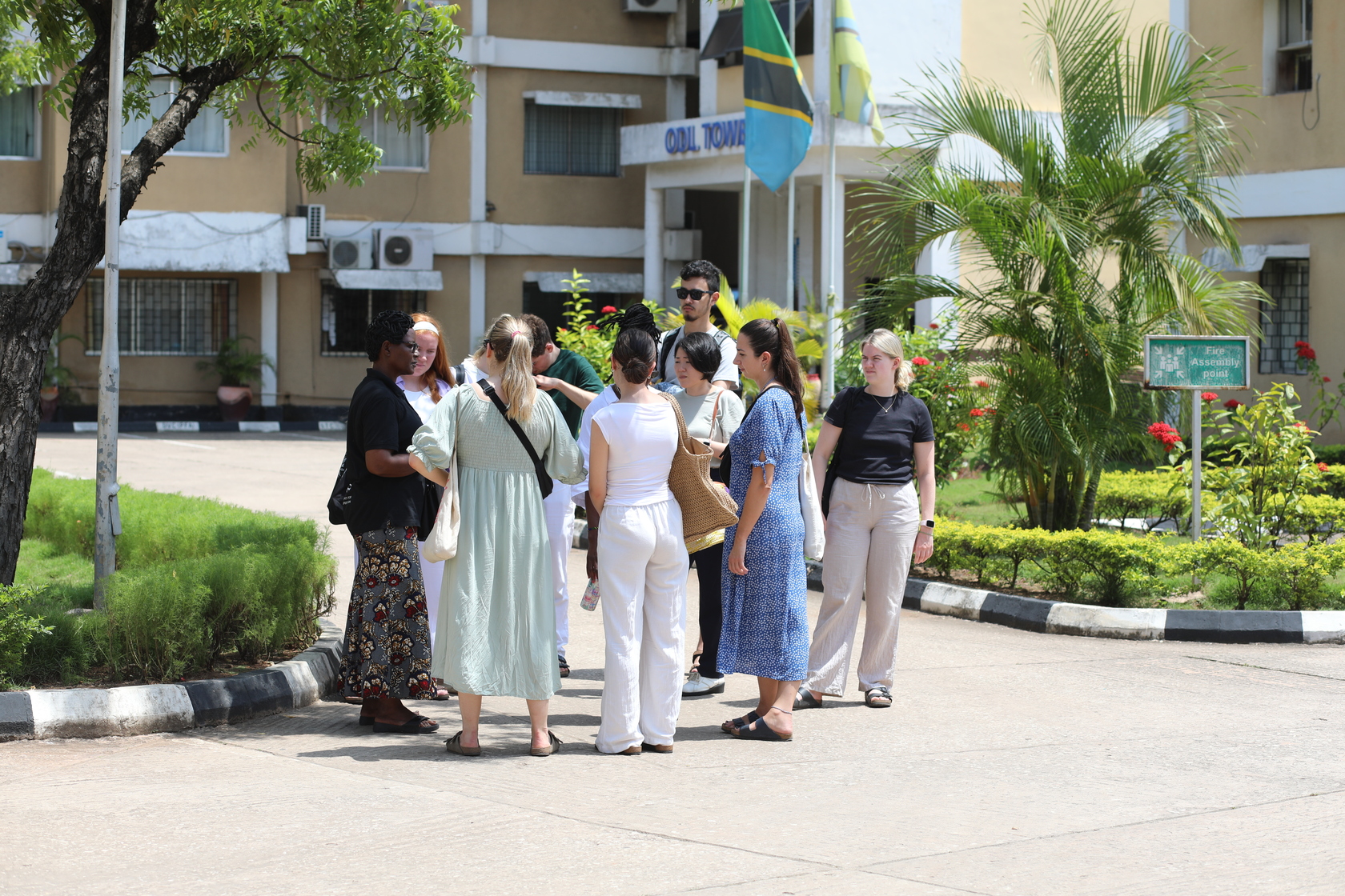 Arrival of seventeen students and five lecturers from two Norwegian Universities.